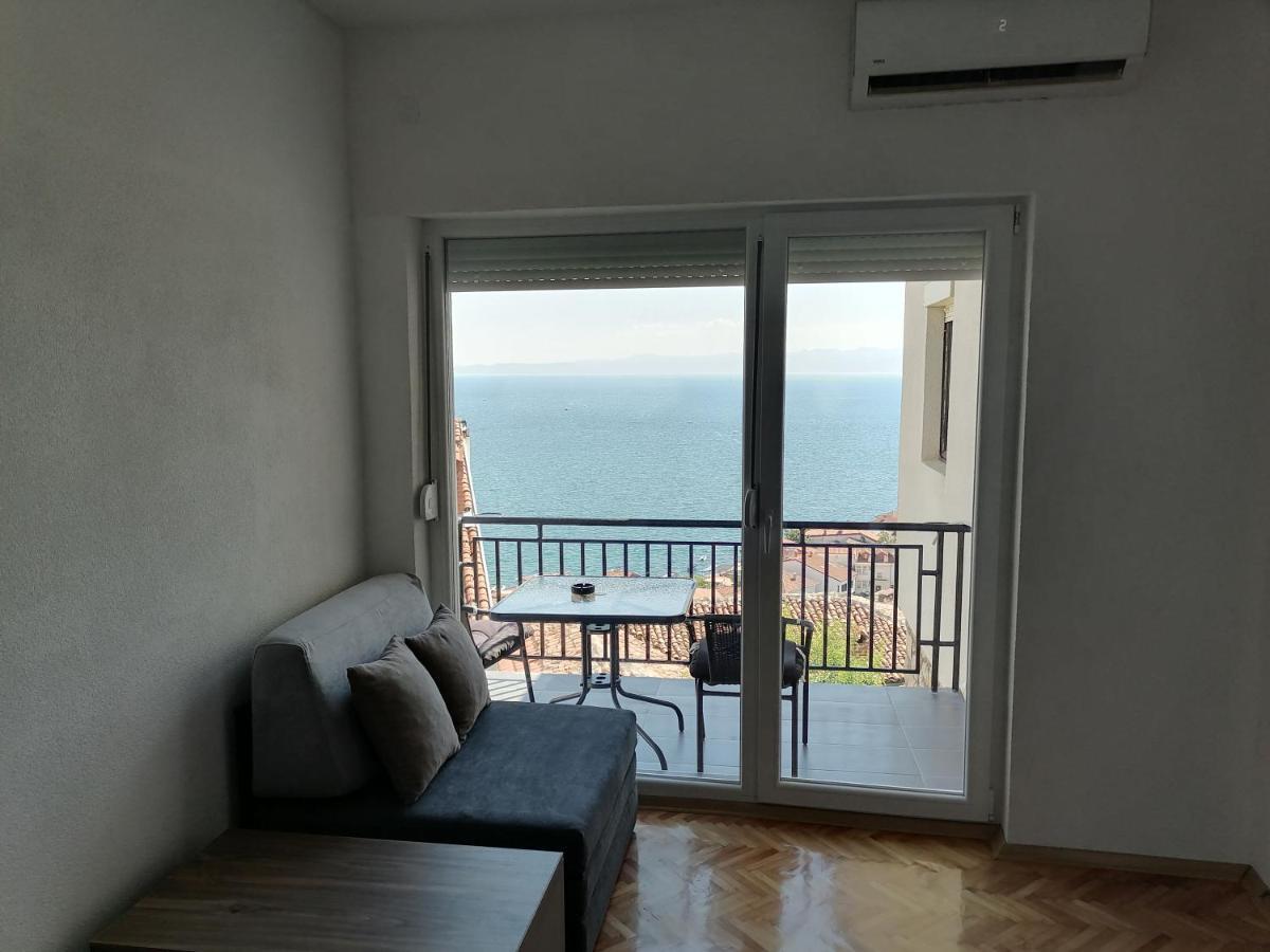 Grey Apartment Ohrid Bagian luar foto